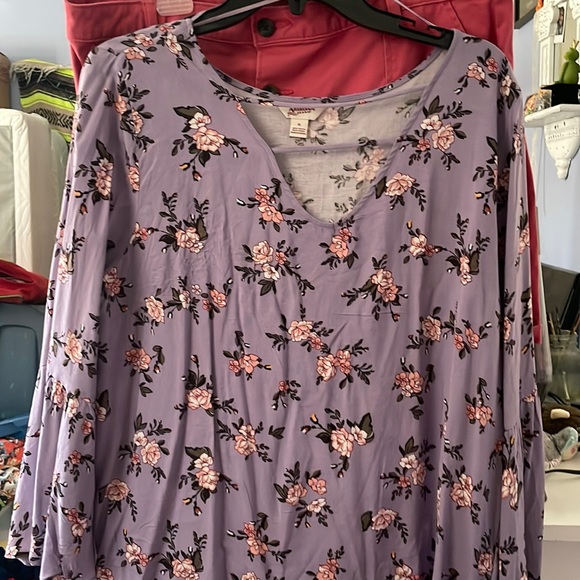 Purple with flowers - Picture 1 of 1